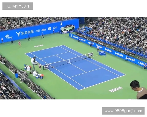 武汉网球队的节奏揭秘：网球巨献背后的故事与激情