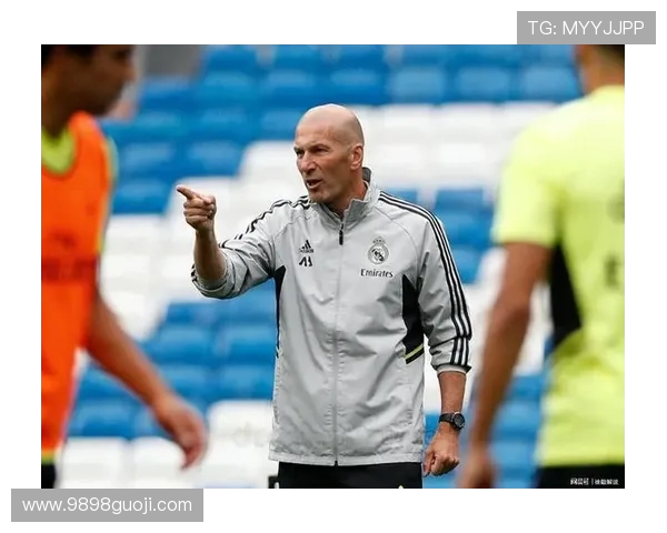 齐内丁·齐达内:从足球场上的传奇到世界足坛的伟大导师